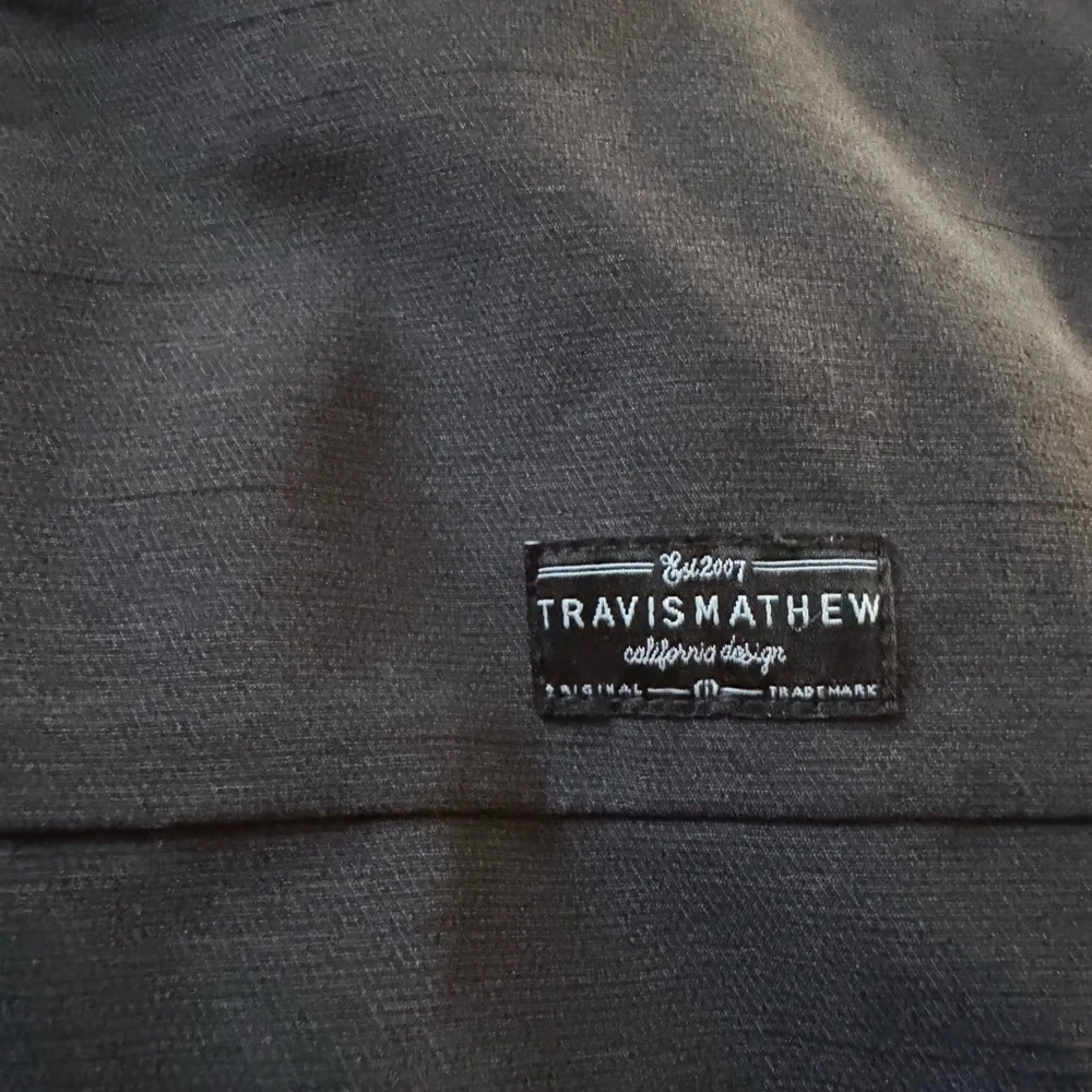 Travis Mathew Above Board Zip Jacket men’s small dark gray black